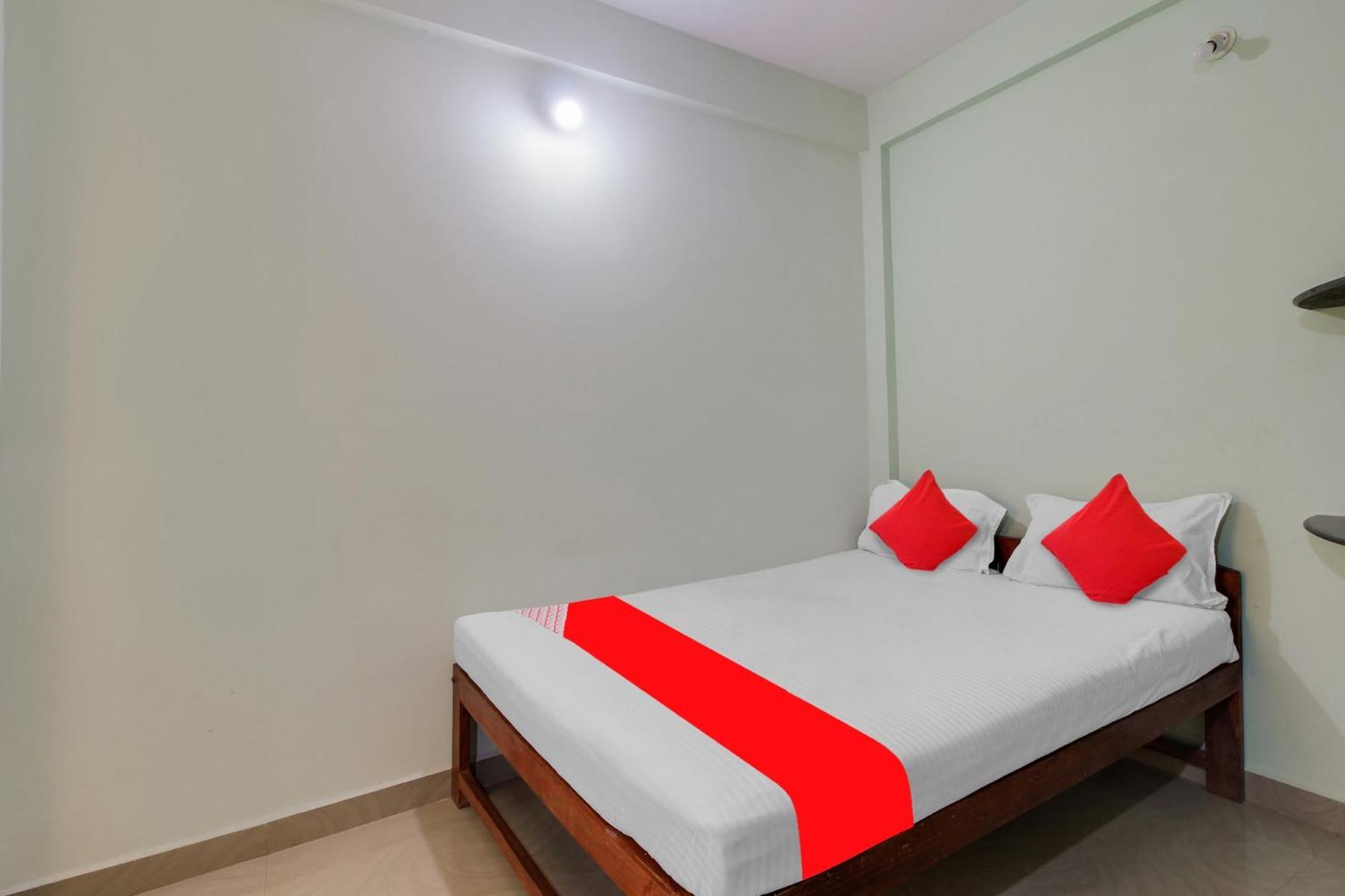 Flagship K S Inn Hotel Arambol Ngoại thất bức ảnh