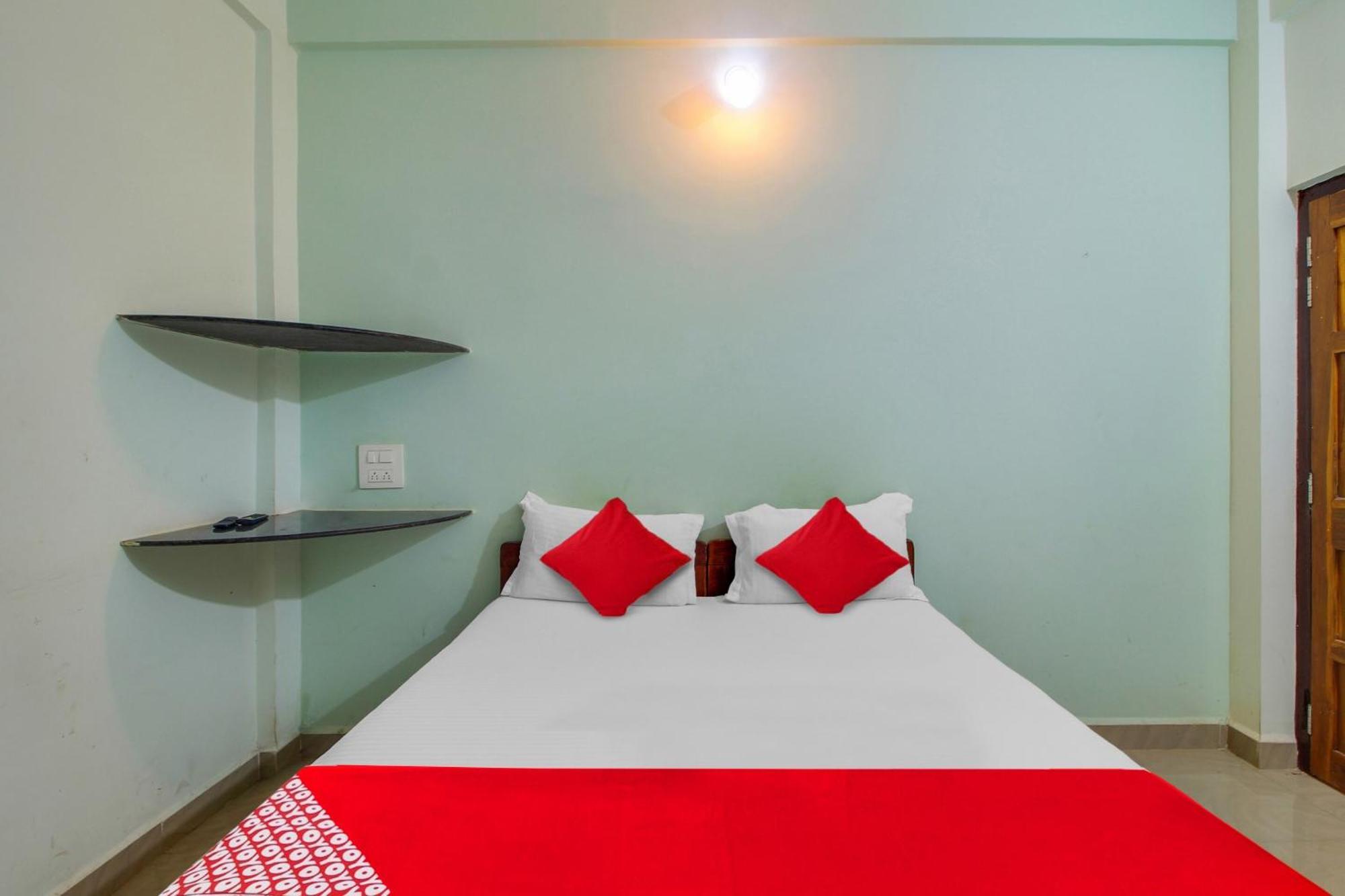 Flagship K S Inn Hotel Arambol Ngoại thất bức ảnh